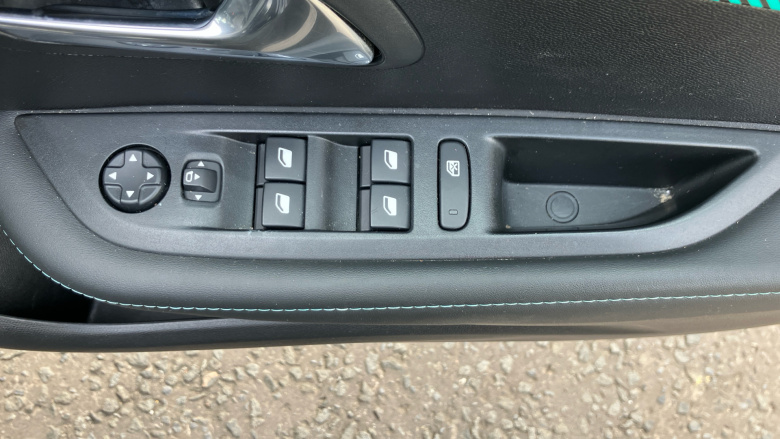 Peugeot 208 1.2 PureTech 100 Allure Premium + 5dr Petrol Hatchback